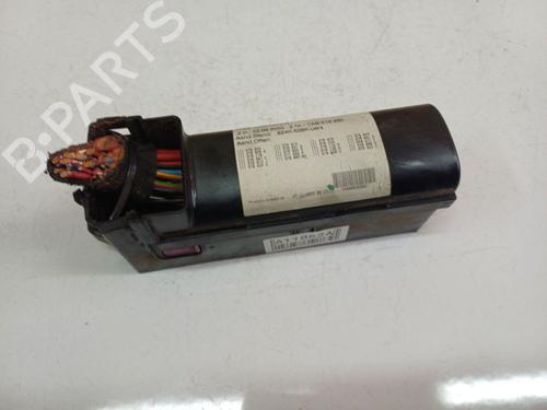 Used Fuse box Fuse box 32538388 32538388