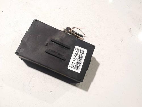 Used Fuse box Fuse box 39061938 39061938
