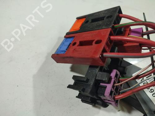 Fuse box SKODA SUPERB I (3U4) 2.0 TDI | BP32539593E1 - Image 2