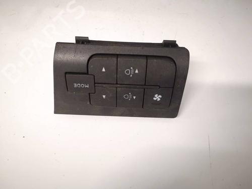 switch-toyota-rav-4-iii-_a3_-2005-2006-2007-2008-2009-2010-2011-2012-2013-2014-34830273 main image