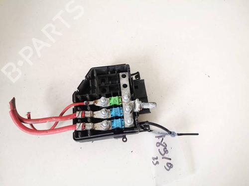 Used Fuse box Fuse box 38571915 38571915