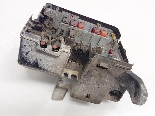 Used Fuse box Fuse box PEUGEOT 206 Hatchback (2A/C) 1.1 i (60 hp) 33106927 33106927