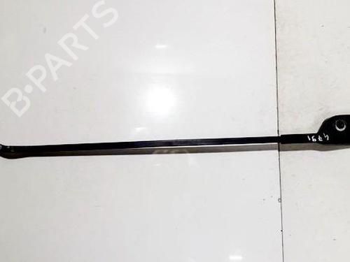 Used Front windshield wiper arm Front windshield wiper arm AUDI 100 C3 Saloon (443, 444) 1.8 (75 hp) 33514652 33514652