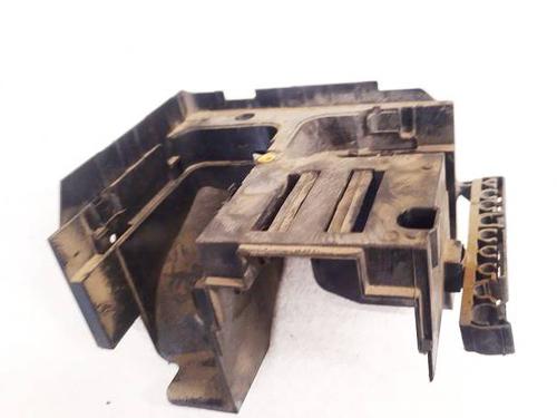Used Fuse box Fuse box 39484242 39484242