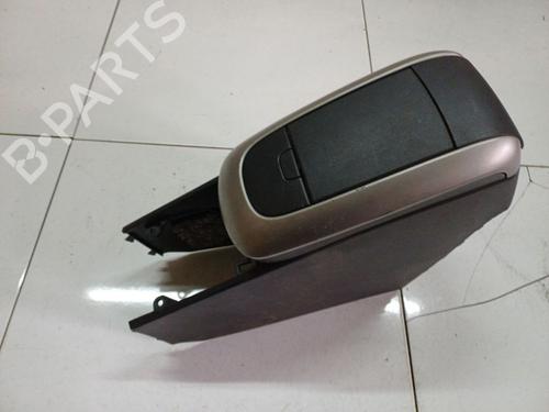 Used Armrest / Center console Armrest / Center console TOYOTA AURIS (_E15_) 2.0 D-4D (ADE150_, ADE150R) (126 hp) 40029211 40029211