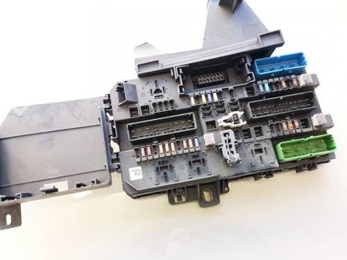Used Fuse box Fuse box VW PASSAT B6 (3C2) 2.0 FSI (150 hp) 33061081 33061081