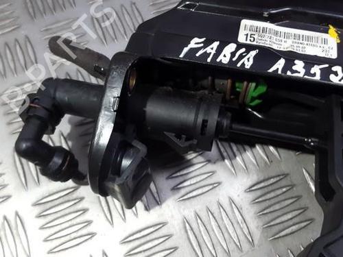 clutch-slave-cylinder-skoda-fabia-i-6y2-1999-2000-2001-2002-2003-2004-2005-2006-2007-2008-35682464 main image