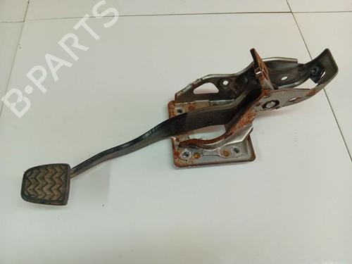 Pedal Pedal TOYOTA AVENSIS (_T25_) 2.2 D-4D (ADT251_, ADT251R) (150 hp) 36686250 36686250
