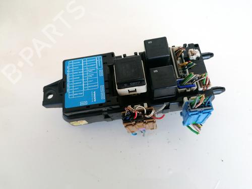 Used Fuse box Fuse box VOLVO S40 I (644) 1.9 TD (90 hp) 32881168 32881168