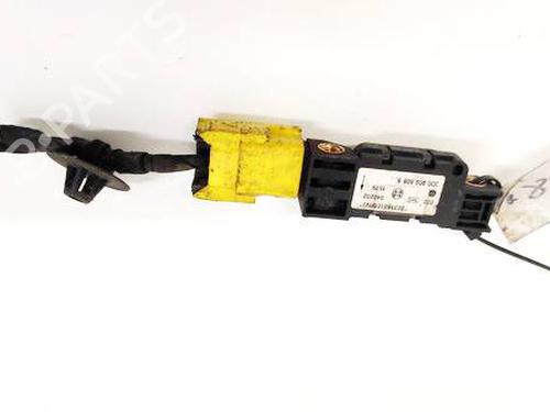 Used Electronic module Electronic module VW PHAETON (3D1, 3D2, 3D3, 3D4, 3D6, 3D7, 3D8, 3D9) 3.2 V6 (241 hp) 32938949 32938949