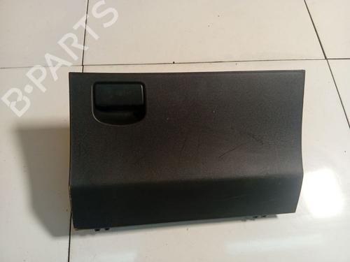 Guantera Guantera TOYOTA YARIS (_P9_) 1.4 D-4D (NLP90_, NLP90R) (90 hp) 36895423 36895423