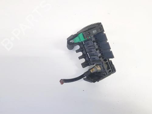 Used Fuse box Fuse box PEUGEOT 806 (221) 2.1 td 12V (109 hp) 33086573 33086573