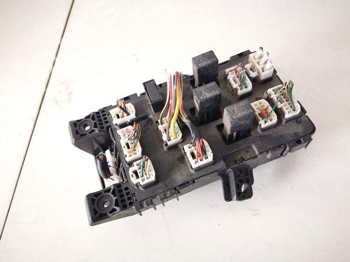 Used Fuse box Fuse box TOYOTA AVENSIS (_T22_) 2.0 D-4D (CDT220_, CDT220R) (110 hp) 32900307 32900307