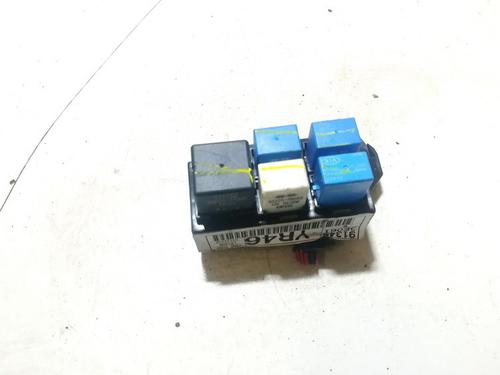 Used Fuse box Fuse box KIA SORENTO I (JC) 2.5 CRDi 4WD (140 hp) 33513778 33513778