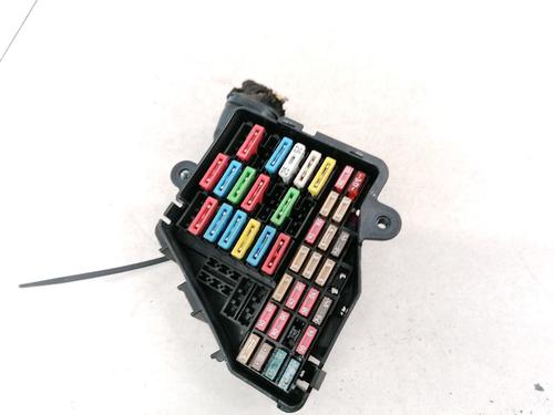 Used Fuse box Fuse box SEAT LEON (1M1) 1.9 TDI (110 hp) 32884911 32884911
