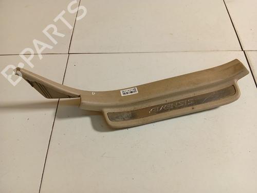 Predellino Predellino TOYOTA AVENSIS (_T25_) 2.2 D-CAT (ADT251_, ADT251R) (177 hp) 37597791 37597791