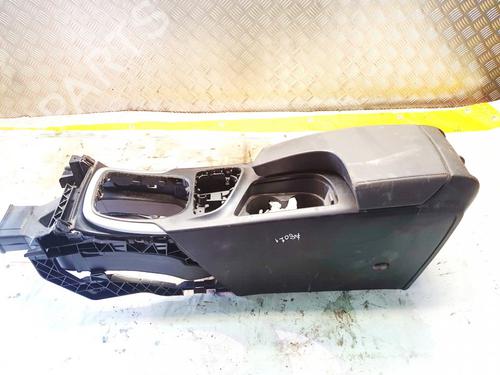 Used Armrest / Center console Armrest / Center console 35413838 35413838