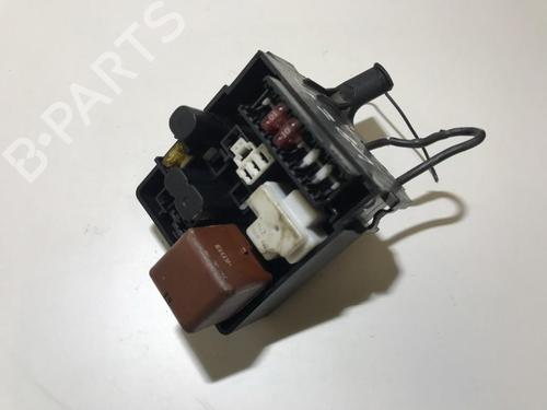 fuse-box-toyota-rav-4-ii-_a2_-2000-2001-2002-2003-2004-2005-33500649 main image