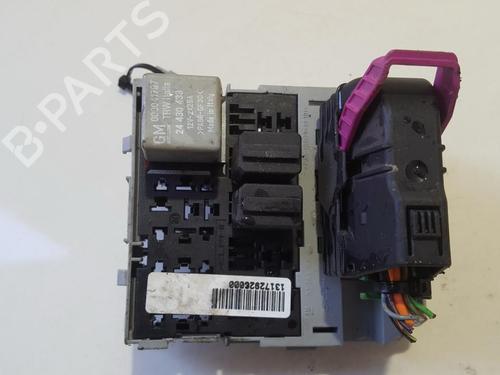 Used Fuse box Fuse box OPEL MERIVA A MPV (X03) 1.7 CDTI (E75) (100 hp) 33509144 33509144