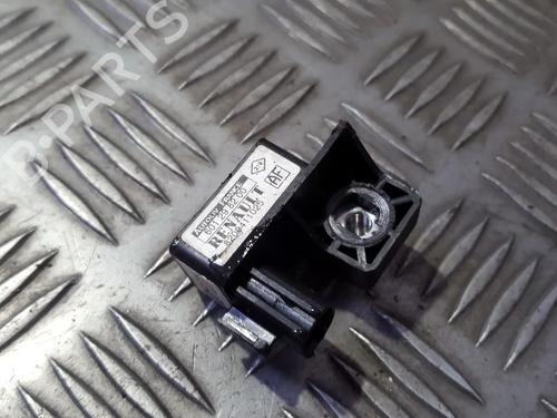 Used Electronic module Electronic module RENAULT MEGANE II (BM0/1_, CM0/1_) 1.5 dCi (BM02, BM13, BM2A, CM02, CM13) (101 hp) 33495382 33495382