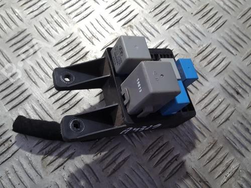 Used Fuse box Fuse box HYUNDAI TUCSON (JM) 2.0 CRDi (113 hp) 33504500 33504500