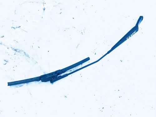 front-windshield-wiper-arm-vw-golf-v-1k1-2003-2004-2005-2006-2007-2008-2009-2010-33082696 main image