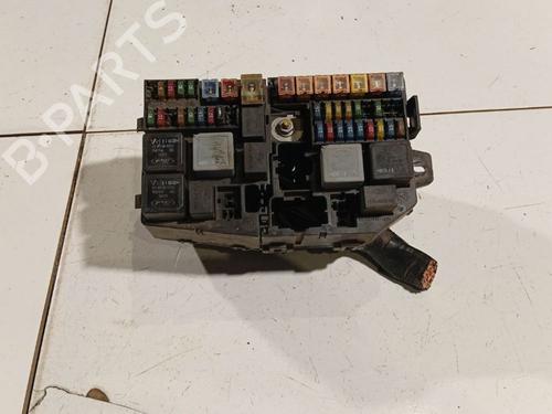 Used Fuse box Fuse box JAGUAR X-TYPE I (X400) 2.1 V6 (156 hp) 33418697 33418697