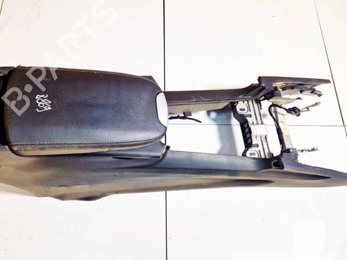 Used Armrest / Center console Armrest / Center console 35023037 35023037