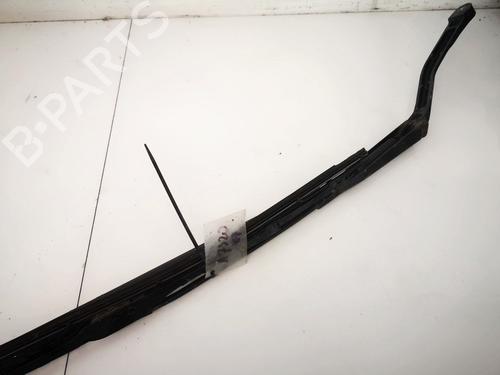 Used Front windshield wiper arm Front windshield wiper arm 32884562 32884562