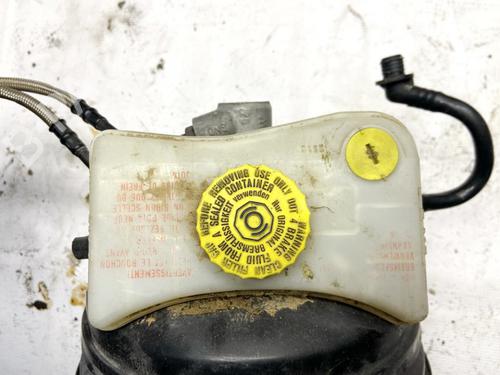 Used Brake fluid reservoir Brake fluid reservoir 35479207 35479207