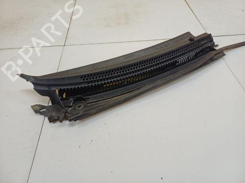 Griglia sotto parabrezza Griglia sotto parabrezza PEUGEOT 107 (PM_, PN_) 1.0 (68 hp) 37456241 37456241