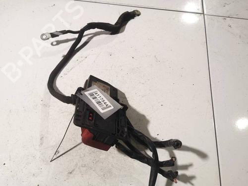 Used Fuse box Fuse box 39545576 39545576