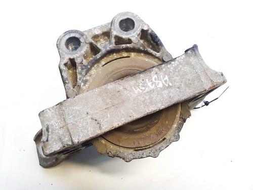 Used Engine mount Engine mount VOLVO V50 (545) 2.0 D (136 hp) 32932694 32932694