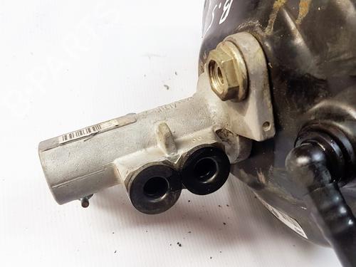 brake-master-cylinder-vw-passat-b5-variant-3b5-1997-1998-1999-2000-2001-35867466 main image