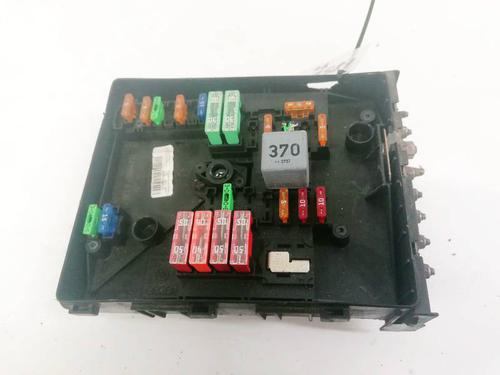 Used Fuse box Fuse box SKODA OCTAVIA II (1Z3) 1.9 TDI (105 hp) 32925991 32925991