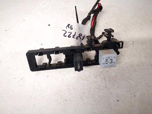 Used Fuse box VW PASSAT B6 (3C2) 2.0 TDI (140 hp) 32928737