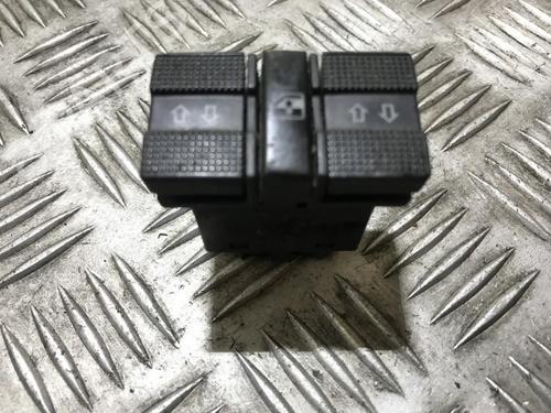 Used Switch Switch VW VENTO (1H2) 1.9 TDI (90 hp) 33497068 33497068
