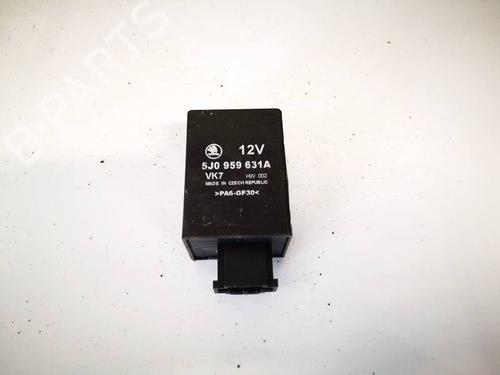 Used Electronic module SKODA ROOMSTER (5J7) 1.9 TDI (105 hp) 32565364
