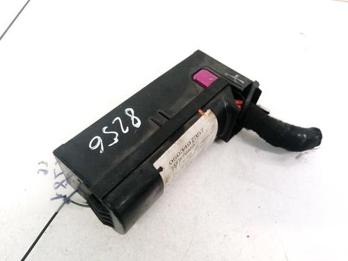 fuse-box-vw-touran-1t1-1t2-2003-2004-2005-2006-2007-2008-2009-2010-2011-32913338 main image