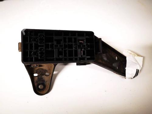 Used Fuse box LEXUS IS II (_E2_) 220d (ALE20) (177 hp) 32540753
