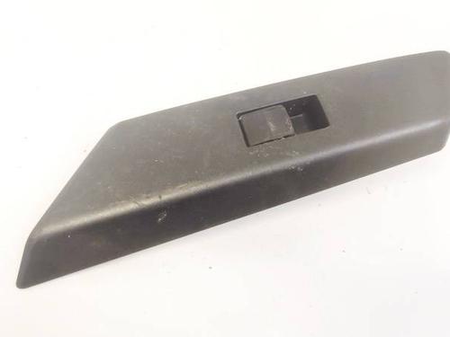 switch-renault-megane-iii-hatchback-bz01_-b3_-2008-32968263 main image