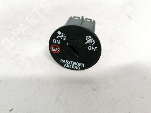 Used Switch Switch OPEL MERIVA B MPV (S10) 1.7 CDTI (75) (100 hp) 33089850 33089850