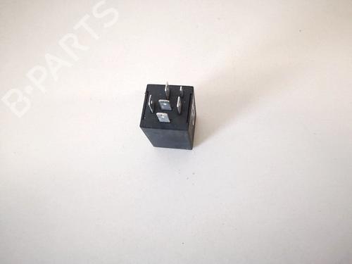 Electronic sensor AUDI 80 B4 Saloon (8C2) 2.0 E | BP32903230M84 - Image 3