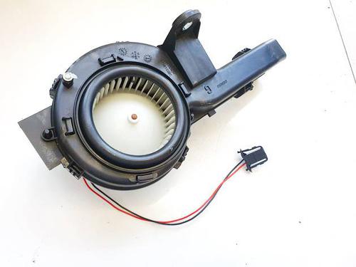 Ventilator motor Ventilator motor CITROËN C4 Picasso I MPV (UD_) 2.0 HDi 138 (136 hp) 36151752 36151752