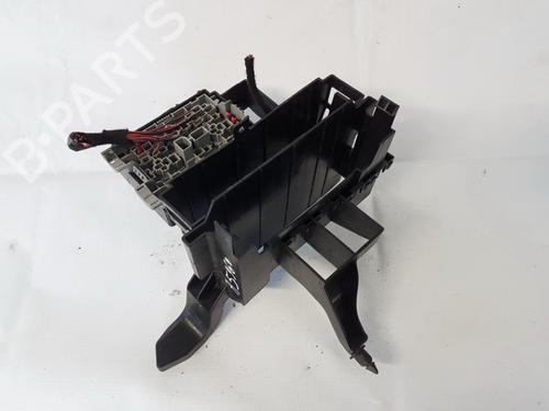 Used Fuse box Fuse box PORSCHE CAYENNE (9PA) S 4.5 (340 hp) 33067100 33067100