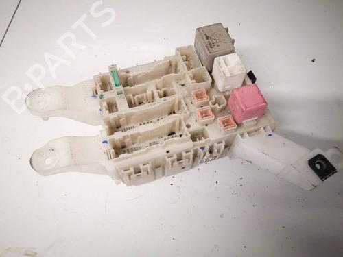 Used Fuse box Fuse box TOYOTA RAV 4 III (_A3_) 2.2 D 4WD (ALA30_, ALA30R) (136 hp) 32533688 32533688
