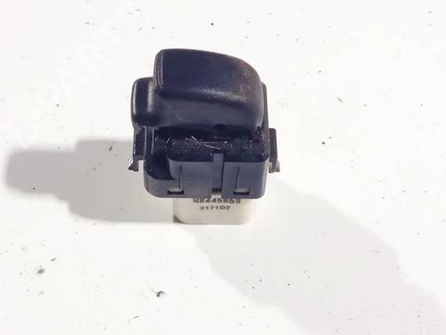 Used Switch Switch MITSUBISHI PAJERO III (V7_W, V6_W) 3.2 Di-D (V68W) (160 hp) 32581718 32581718