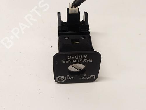Used Switch Switch TOYOTA AVENSIS Saloon (_T27_) 2.0 D-4D (ADT270_, ADT270R) (126 hp) 38315049 38315049