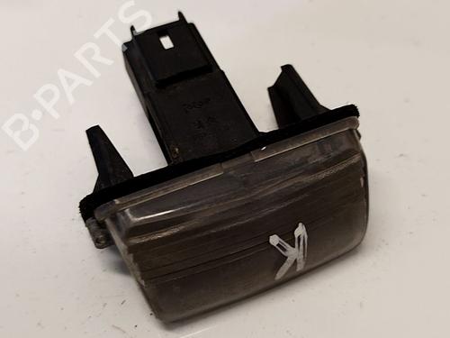 Luce targa Luce targa CITROËN BERLINGO / BERLINGO FIRST MPV (MF_, GJK_, GFK_) 1.6 HDI 75 (MF9HW, GJ9HWC, GF9HWC, GN9HWC) (75 hp) 36907591 36907591