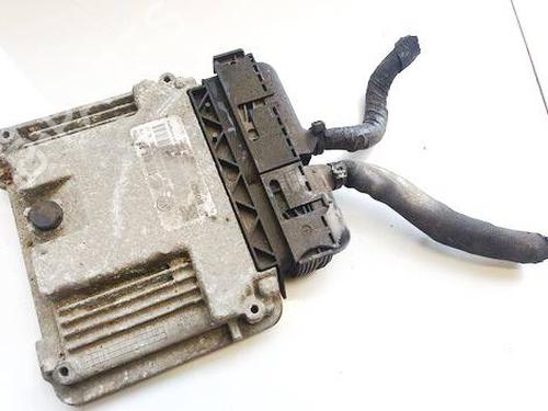 Used Engine control unit (ECU) Engine control unit (ECU) SKODA YETI (5L) 2.0 TDI (140 hp) 32582536 32582536